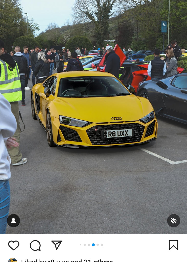 Audi R8 V10 Performance with some legal 4D plates