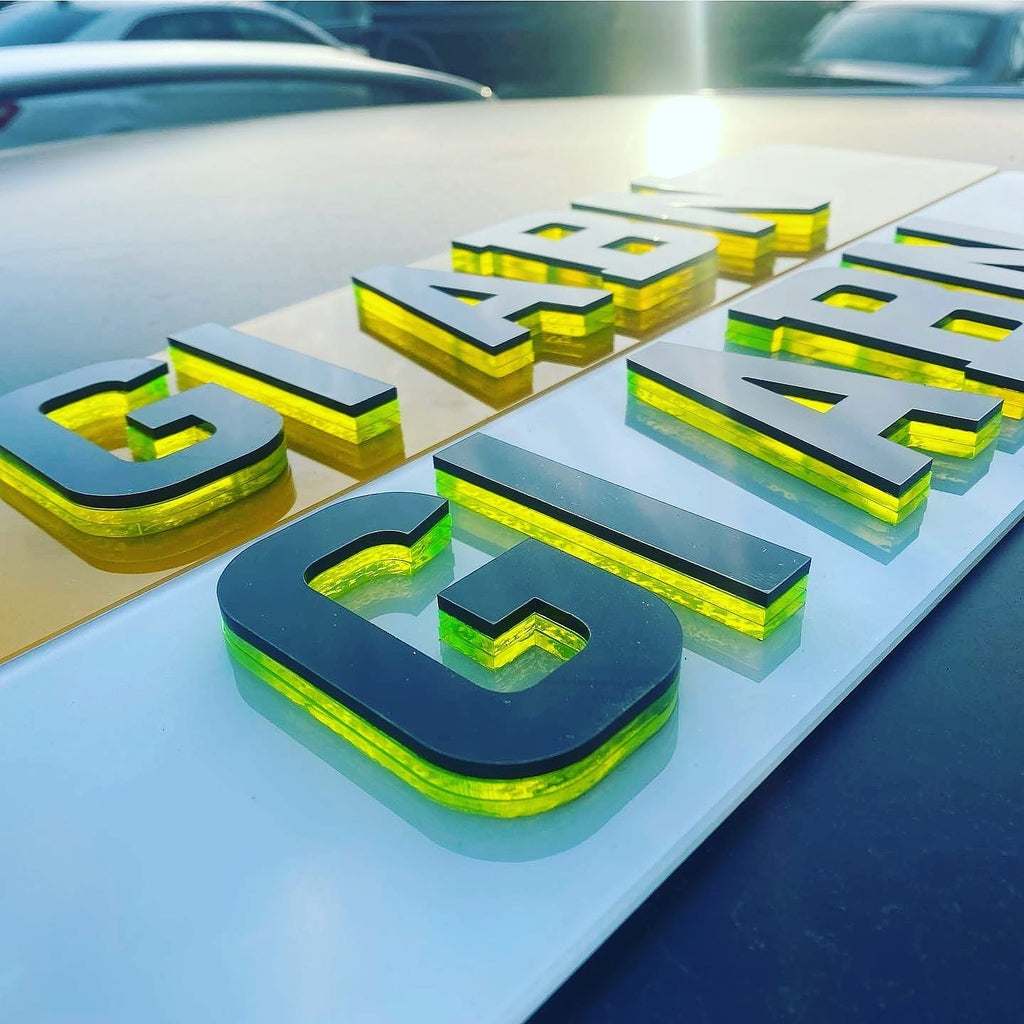 Neon 4D plates in green