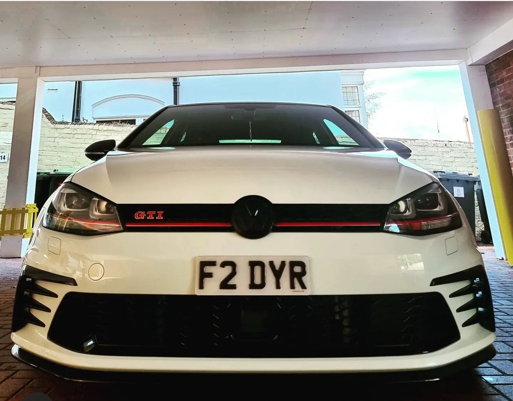 VW Golf GTI Clubsport with some 3D gel plates